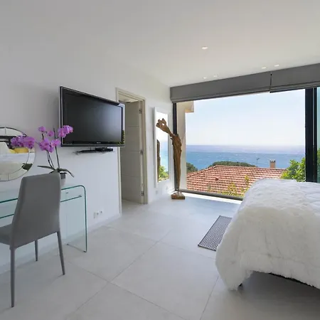 Villa Paradise *