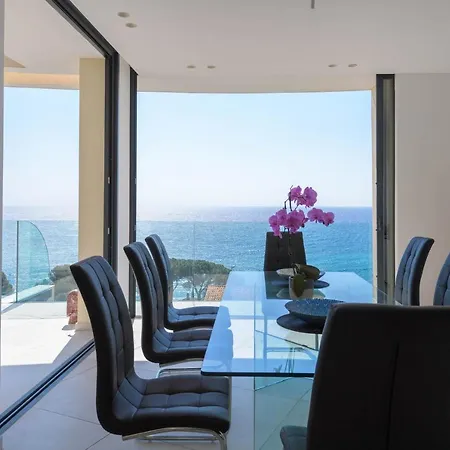 Villa Paradise *