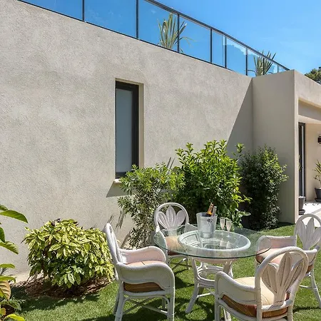 Villa Paradise *